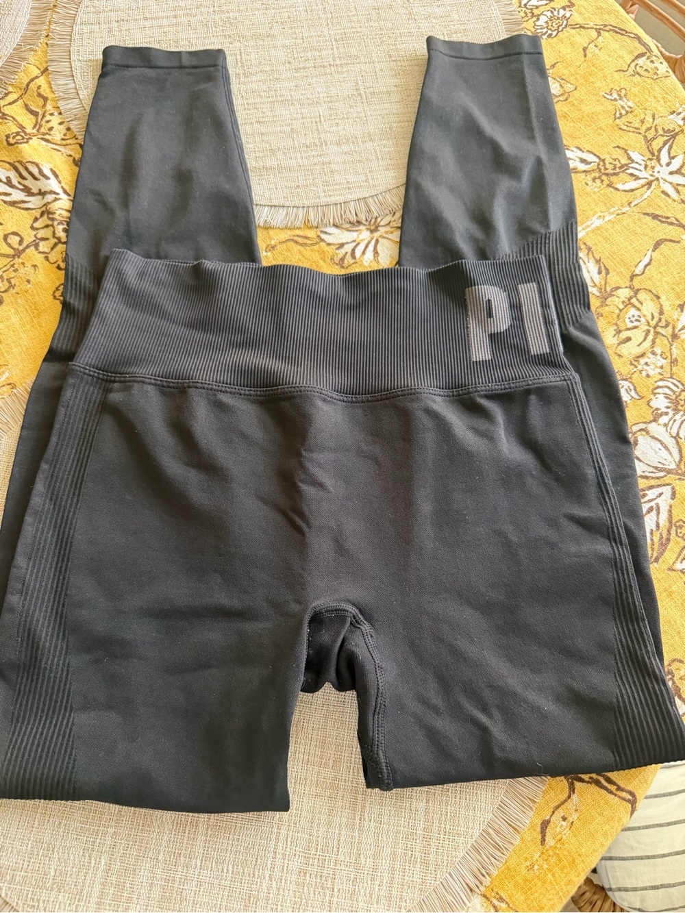 PINK Victoria's Secret Black Seamless High-Waist Leggings with Ribbed Waistband